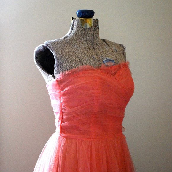 Crinoline Rose Strapless Dress - Picture 6 of 9